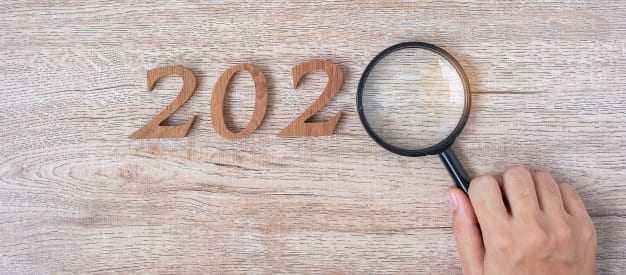 2020 local seo hand holding a magnifying glass